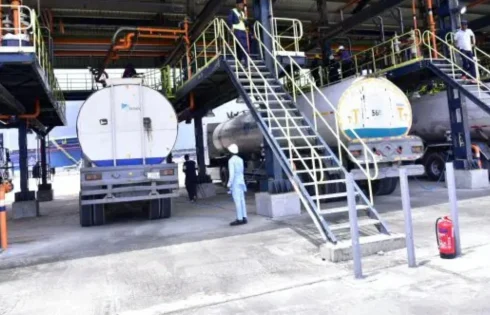 Dangote refinery raises petrol to N1,275, diesel now N1,950