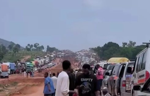 Nigerians lament as Abuja-Kaduna gridlock leaves travellers stranded ahead of Eid