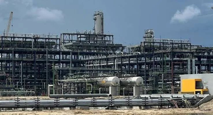 Dangote raises petrol to N1,200/l despite crude price decline